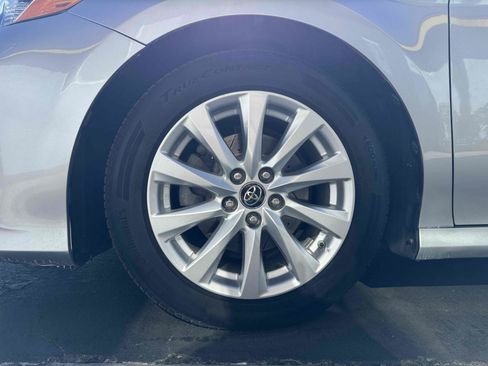 Used 2018 Toyota Camry LE image 35