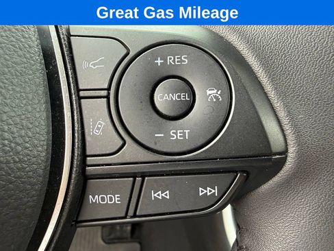 Used 2025 Toyota RAV4 XSE AWD/4WD image 16