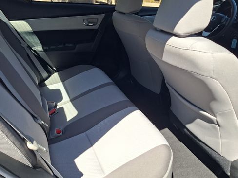 Used 2018 Toyota Corolla LE image 21