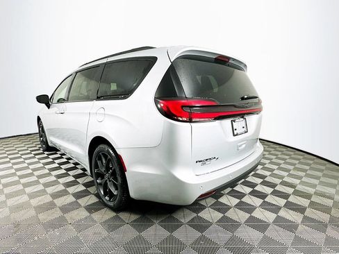 New 2026 Chrysler Pacifica Select w/ S Appearance Package FWD image 6