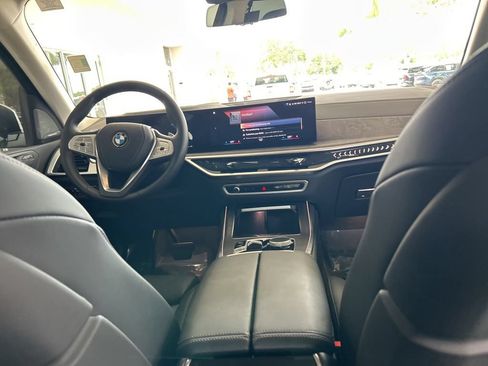 Used 2023 BMW X7 xDrive40i w/ Premium Package AWD/4WD image 32