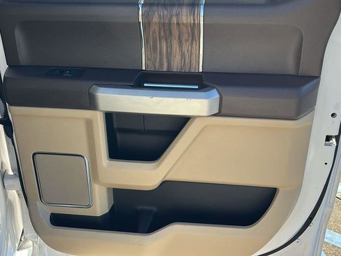 Used 2019 Ford F150 Lariat w/ Equipment Group 502A Luxury image 18