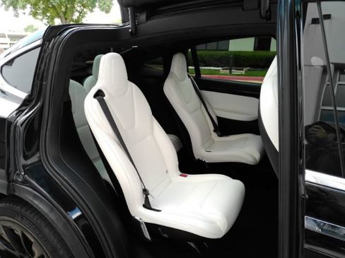 Used 2020 Tesla Model X AWD/4WD image 28