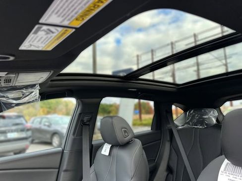 New 2025 Acura RDX SH-AWD image 19