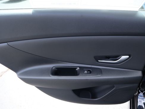 New 2026 Hyundai Elantra Limited FWD image 18