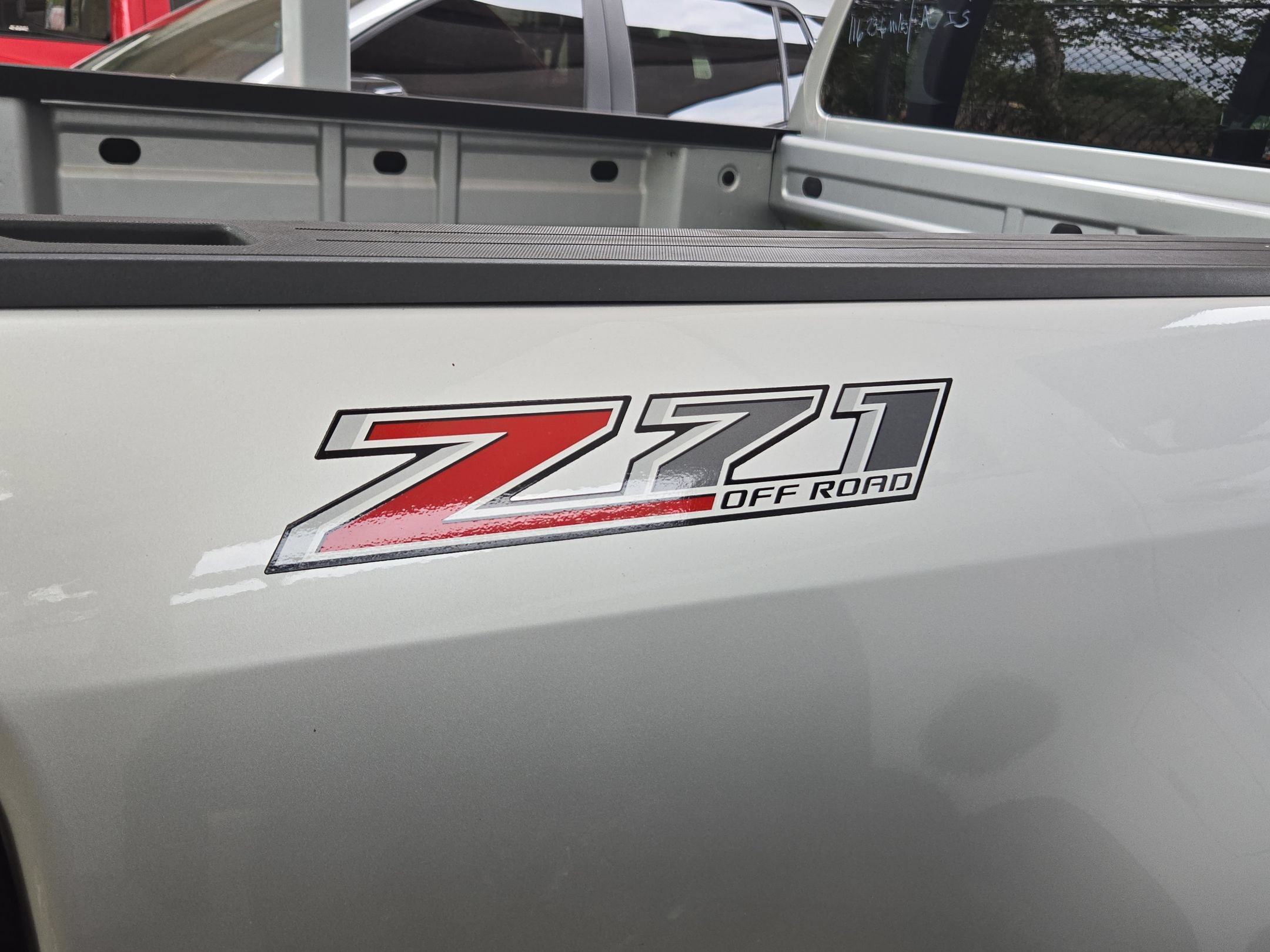 Used 2015 Chevrolet Colorado Z71 AWD/4WD image 9
