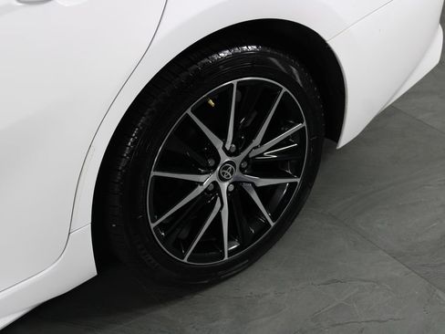 Used 2023 Toyota Camry SE FWD image 12