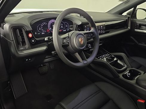 Certified 2025 Porsche Cayenne E-Hybrid Coupe AWD/4WD image 4