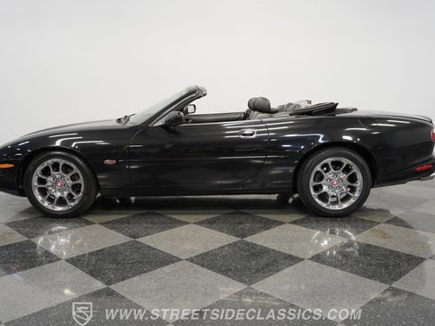 Used 2002 Jaguar XK8 Convertible image 2