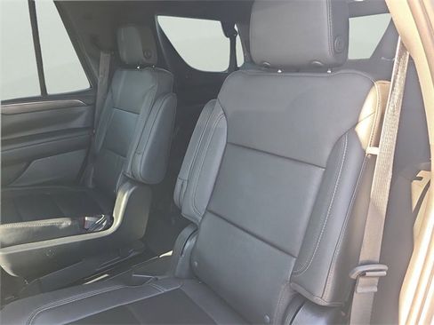 Used 2022 Chevrolet Tahoe LT w/ Luxury Package image 15