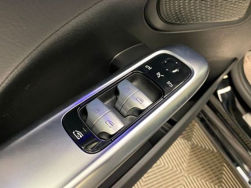 Used 2025 Mercedes-Benz C 300 Sedan image 27