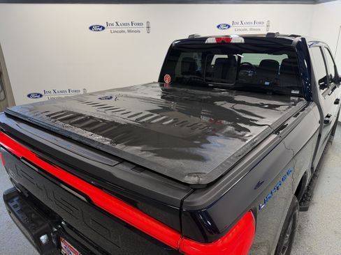 Used 2025 Ford F150 Lightning Lariat image 28