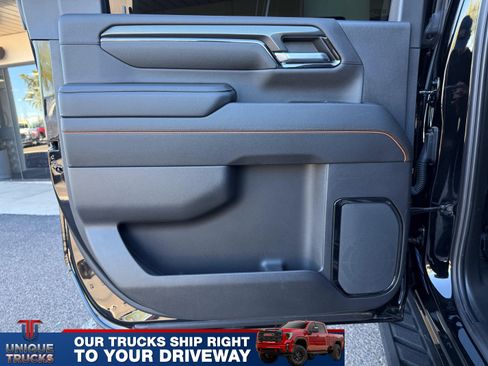 Used 2024 GMC Sierra 2500 AT4 image 20