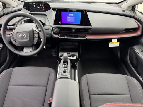 New 2026 Toyota Prius Plug-In Hybrid FWD image 4