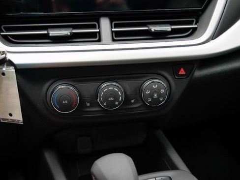 New 2026 Chevrolet Trax RS w/ Sunroof Package image 30