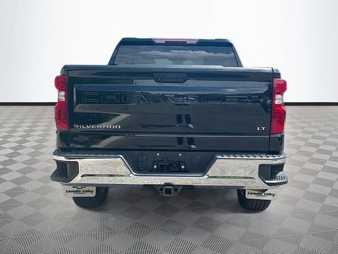 Used 2022 Chevrolet Silverado 1500 LT AWD/4WD image 7