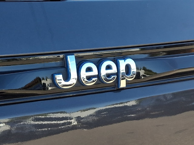 Used 2023 Jeep Grand Cherokee 4WD 4xe image 32