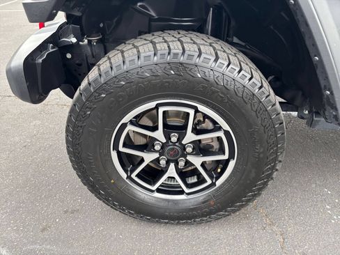 Used 2025 Jeep Wrangler Unlimited Rubicon AWD/4WD image 29