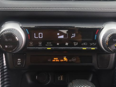 Certified 2025 Toyota RAV4 LE AWD/4WD image 28