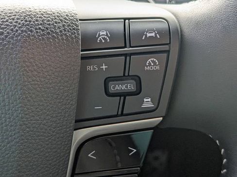 Used 2025 Toyota Camry SE w/ Convenience Package image 24