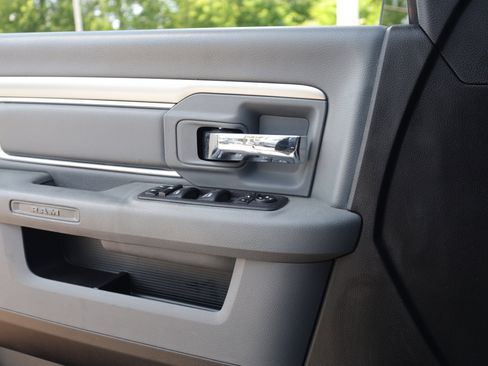 Used 2019 RAM 1500 Big Horn AWD/4WD image 25