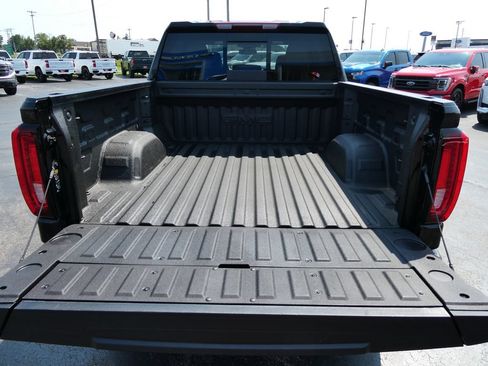 Certified 2026 GMC Sierra 1500 SLT w/ SLT Premium Plus Package AWD/4WD image 18