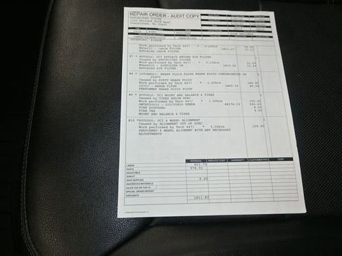 Used 2022 Ford Explorer Limited w/ Equipment Group 301A RWD image 4