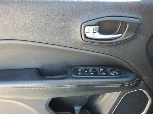 Used 2020 Jeep Compass Latitude w/ Safety & Security Group image 12