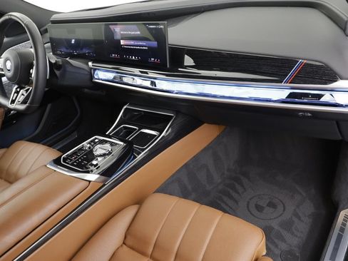 Used 2026 BMW 750e xDrive w/ Executive Package AWD/4WD image 24