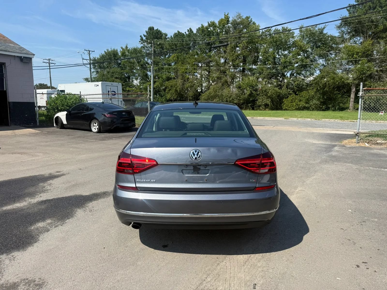 Used 2017 Volkswagen Passat 1.8T SE FWD image 4