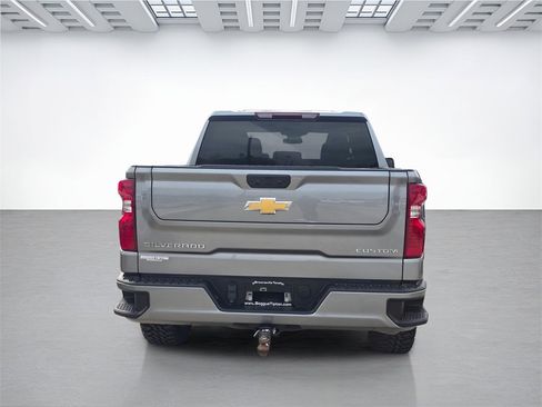 Used 2024 Chevrolet Silverado 1500 Custom image 4