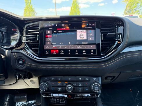 Used 2023 Dodge Durango R/T w/ Hemi Orange Plus Package AWD/4WD image 17