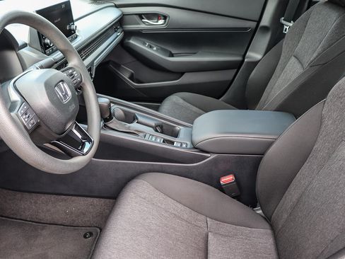 Certified 2025 Honda Accord LX image 22