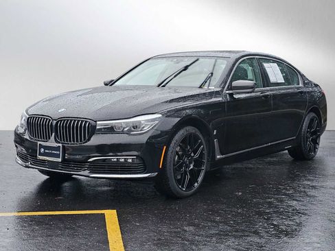 Used 2018 BMW 740e xDrive image 7