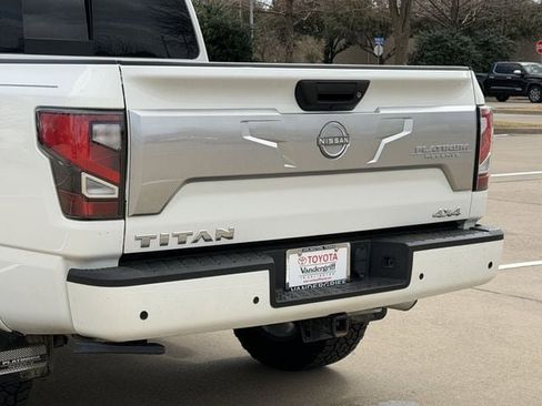 Used 2024 Nissan Titan Platinum Reserve w/ Moonroof Package image 6