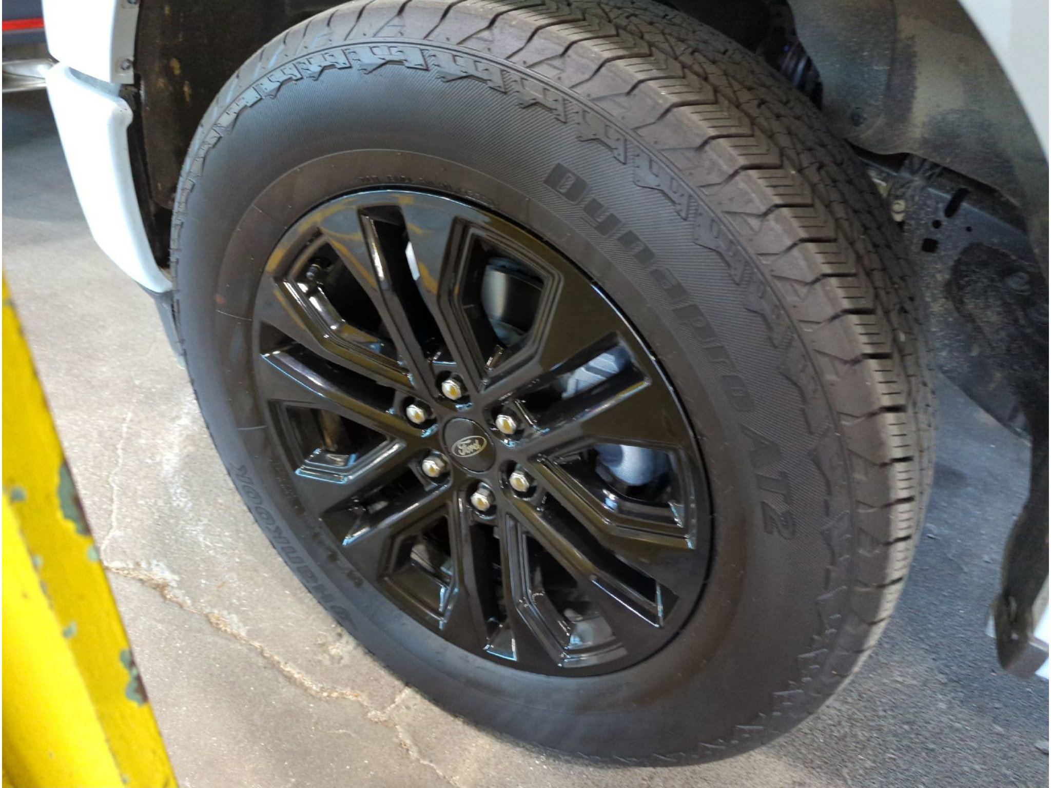 Used 2025 Ford F150 Lariat AWD/4WD image 9