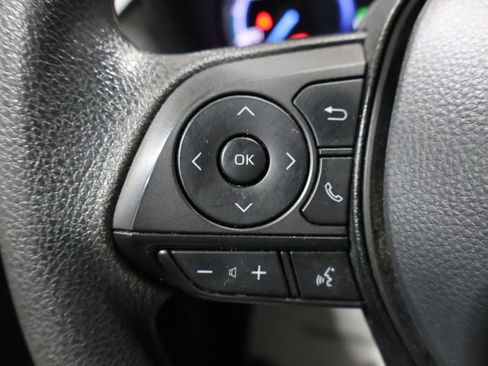 Used 2025 Toyota RAV4 XLE image 33