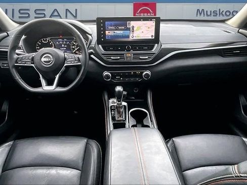 Used 2023 Nissan Altima 2.5 SR w/ SR Premium Package image 7