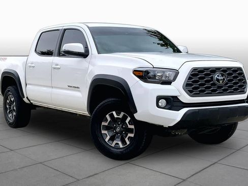 Used 2021 Toyota Tacoma TRD Off-Road AWD/4WD image 3