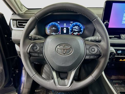 Used 2025 Toyota RAV4 Limited FWD image 9