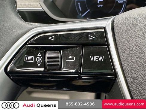 Used 2024 Audi Q8 e-tron Premium Plus image 28