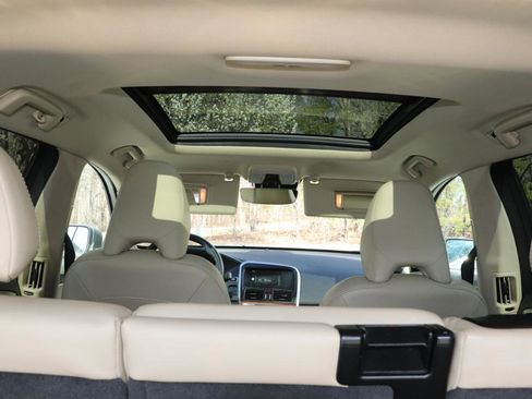 Used 2017 Volvo XC60 T5 Inscription w/ Preferred Option Package image 8