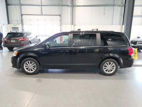 Used 2020 Dodge Grand Caravan SXT FWD image 4