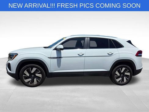 Used 2024 Volkswagen Atlas Cross Sport SE FWD image 3