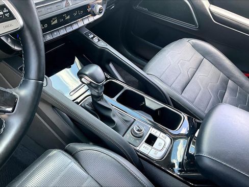 Used 2022 Kia Telluride SX w/ SX Prestige Package AWD/4WD image 16