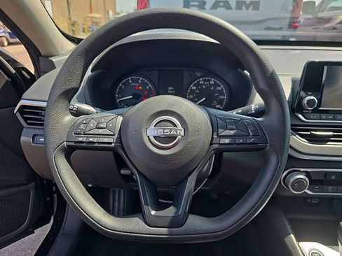 Used 2024 Nissan Altima 2.5 S FWD image 7