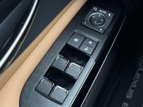 Used 2025 Lexus ES 300h w/ Accessory Package (Z1) FWD image 20