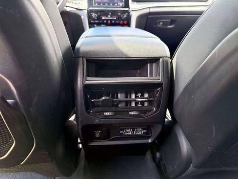 Used 2023 Jeep Grand Cherokee Altitude AWD/4WD image 13