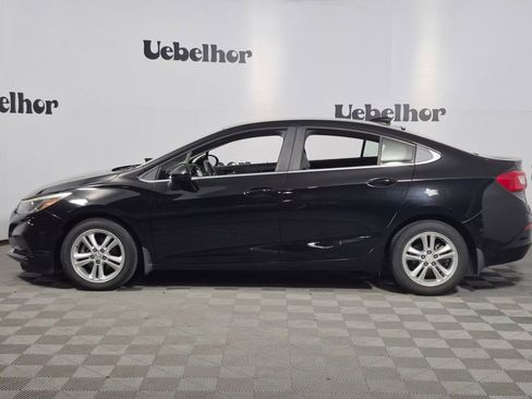 Used 2016 Chevrolet Cruze LT w/ Convenience Package FWD image 4