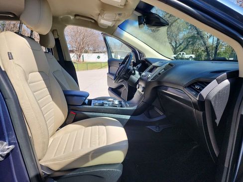 Used 2019 Ford Edge SE image 36